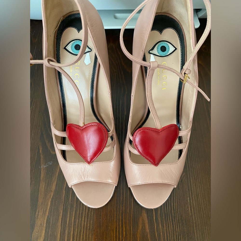 GUCCI Malaga Kid Heart Pumps - Picture 2 of 4